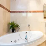 Francia, Elviria Willa Marbella