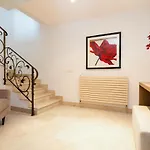 Willa Francia, Elviria