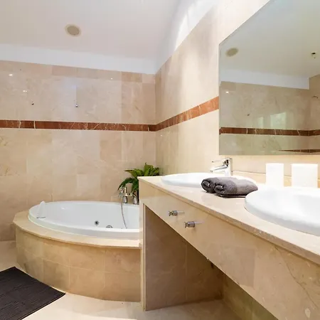 Francia, Elviria Villa *