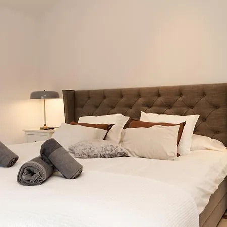 Francia, Elviria Villa *