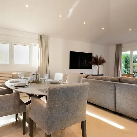 Francia, Elviria Villa *