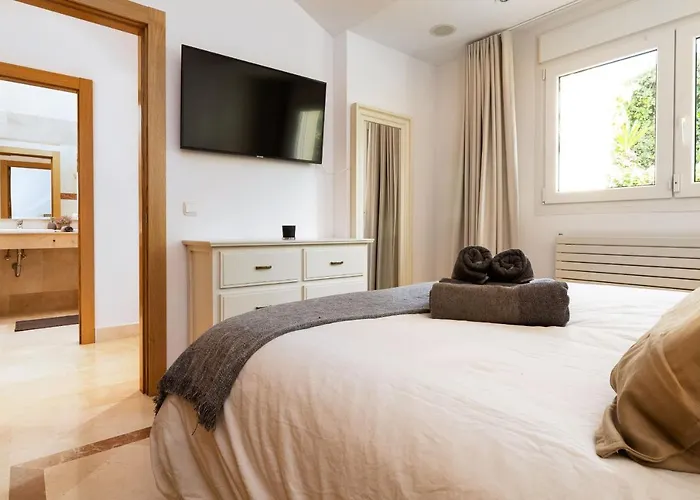 Francia, Elviria Willa *