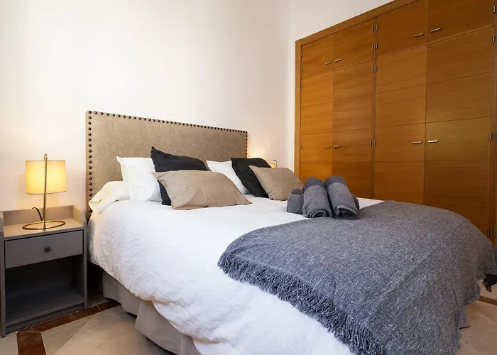 Francia, Elviria Willa *