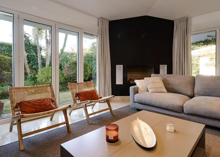 Francia, Elviria Willa *