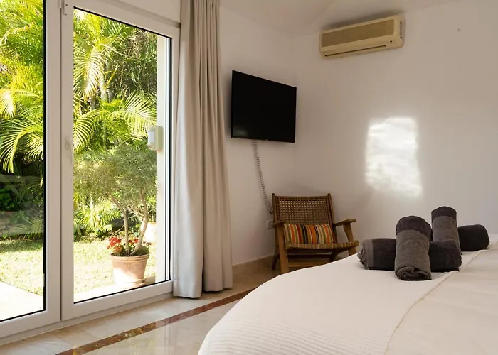 Willa Francia, Elviria *