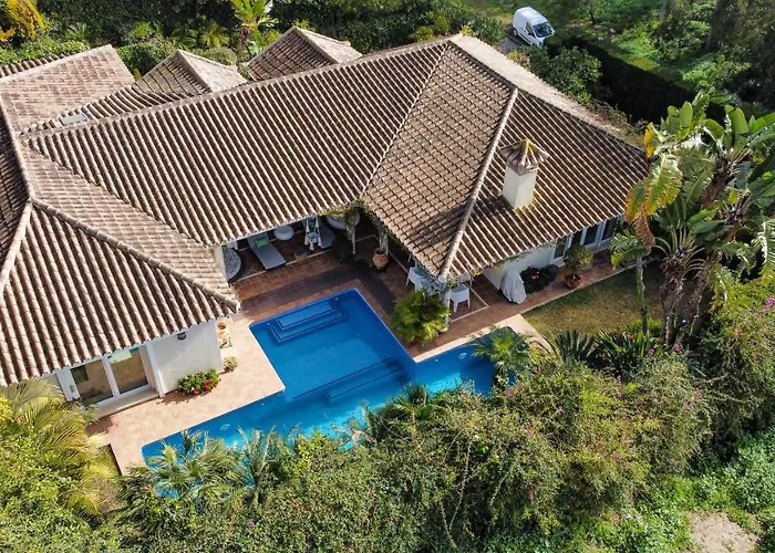 Willa Francia, Elviria