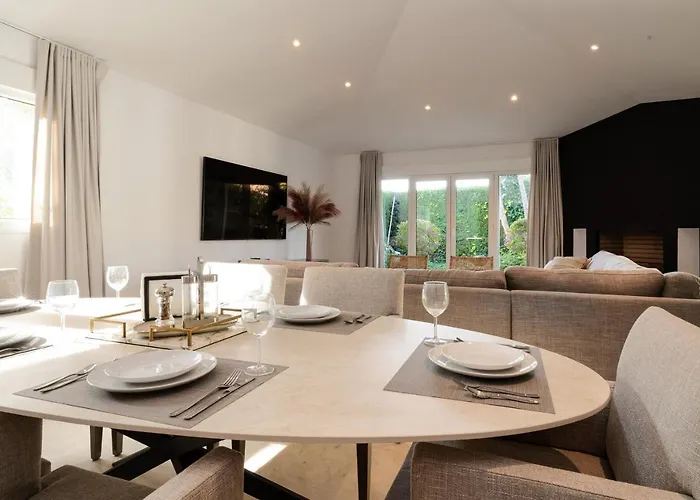 Francia, Elviria * マルベーリャ