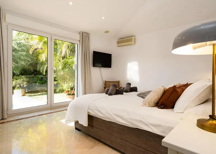 Francia, Elviria マルベーリャ